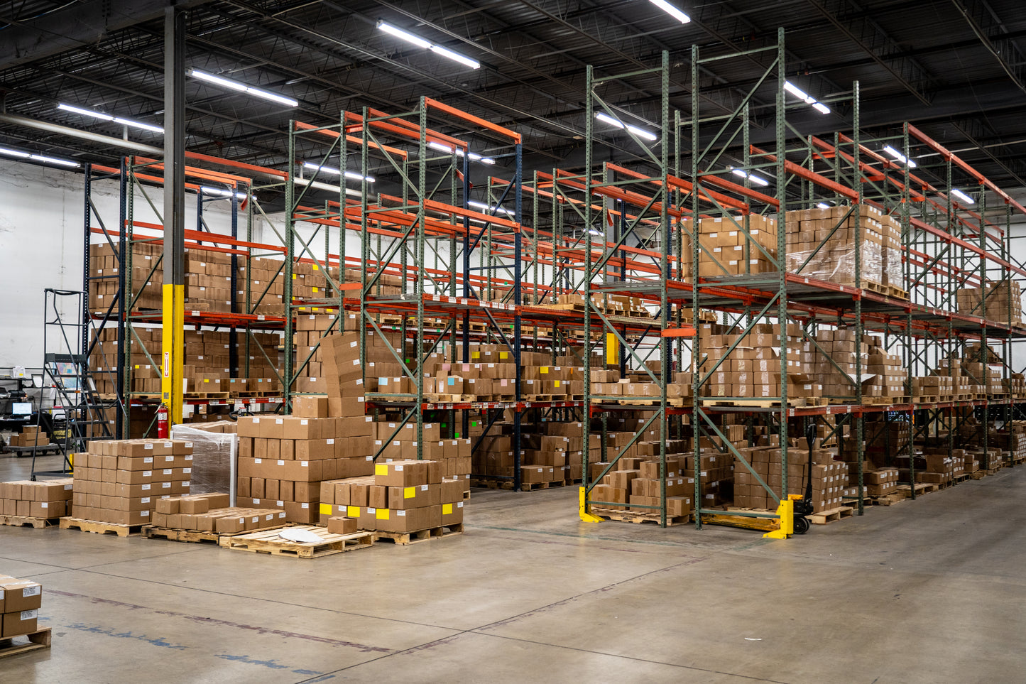 4" x 6" Direct Thermal Labels, Perforated DT46-1P, 3" Core, 8" OD - 1,000 Labels/Roll, Case of 4 Rolls (4,000 Labels)